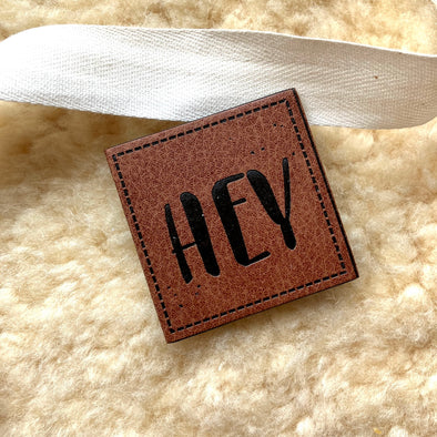 Kunstlederlabel "Hey"